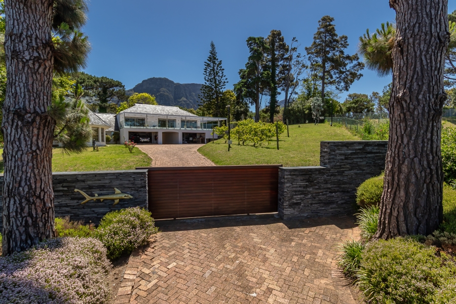 4 Bedroom Property for Sale in Bishopscourt Western Cape